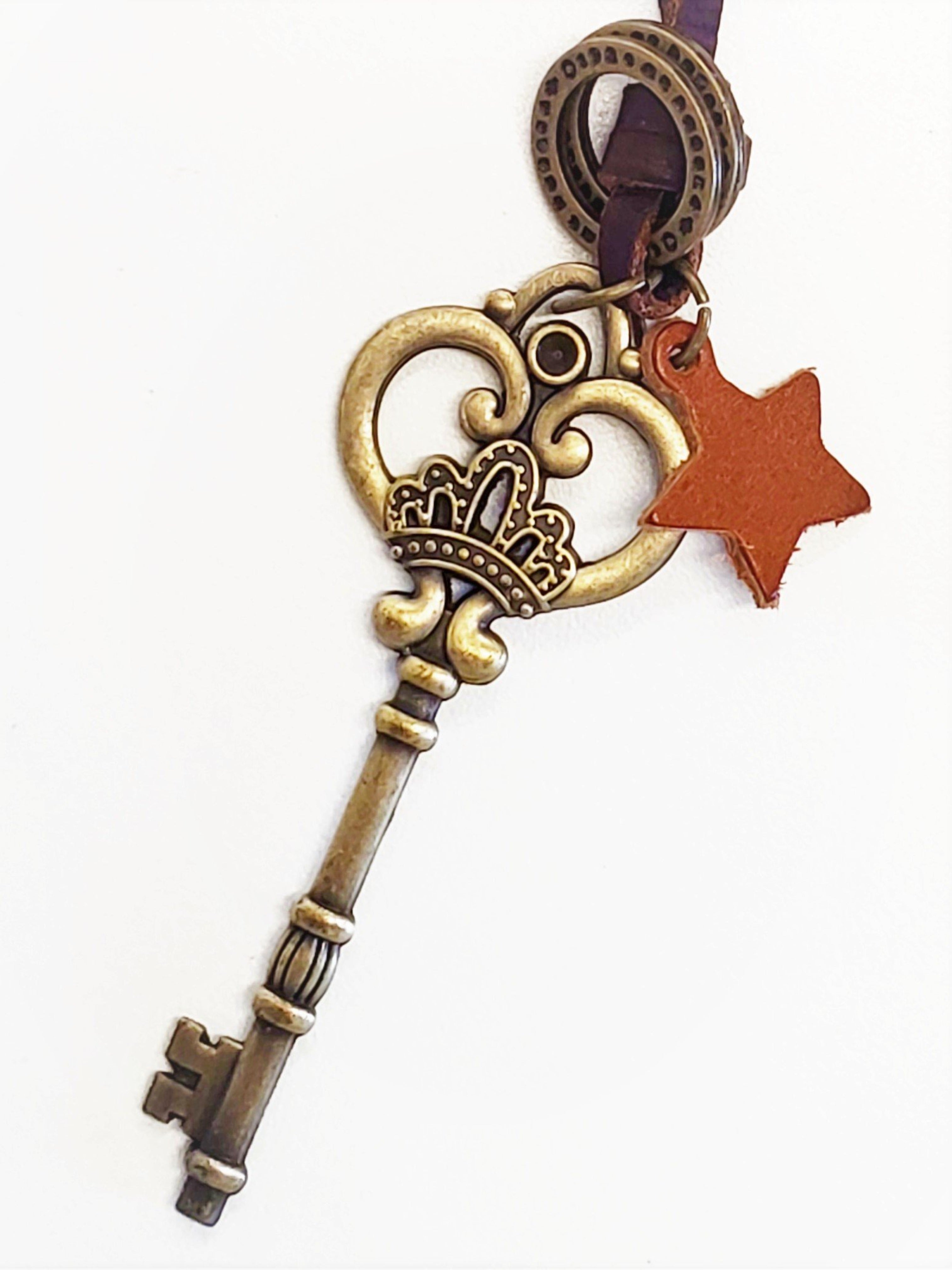 Key To Your Heart - Cowhide Leather Necklace